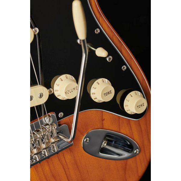 Fender AM Pro II Strat RST PIN