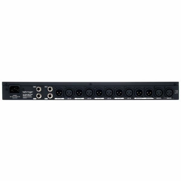 Behringer MX882 V2