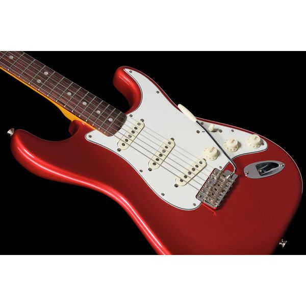 Fender AV II 65 Strat RW CAR
