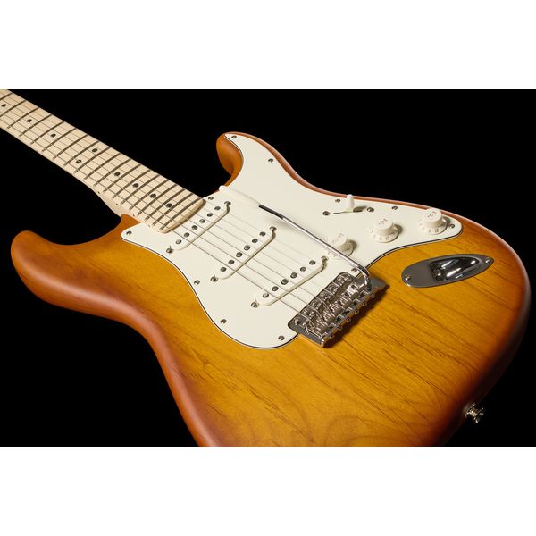 Fender Exclusive Am Strat MN STN HNYB