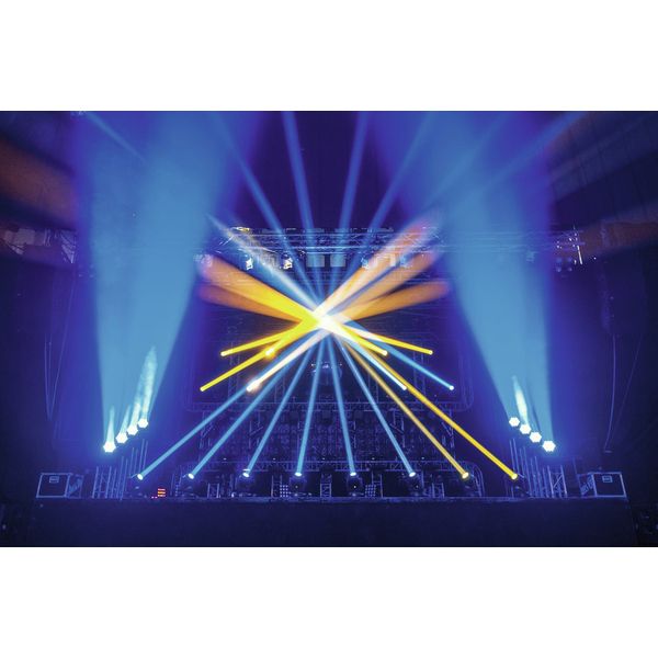 Futurelight EYE-19 HCL Zoom LED MW Wash