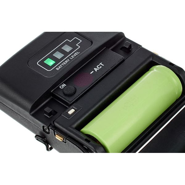 the t.bone GigA Pro Body Earmike D Bundle