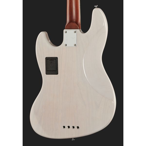 Marcus Miller V8-4 WB