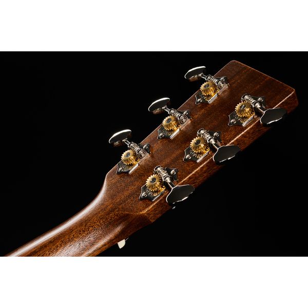 Martin Guitar D-16E-01 LH