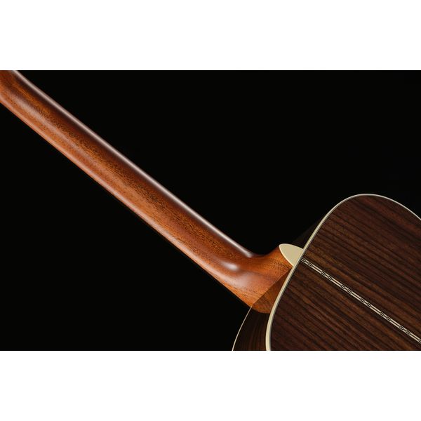 Martin Guitar 00028 Sunburst