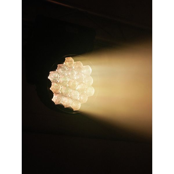 Futurelight EYE-19 HCL Zoom LED MW Wash