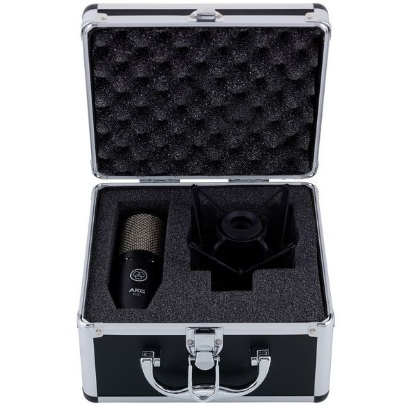 AKG P220