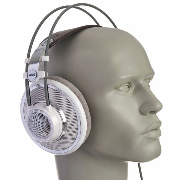 AKG K-701