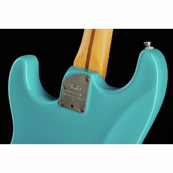 Fender AM Pro II Strat HSS MBL