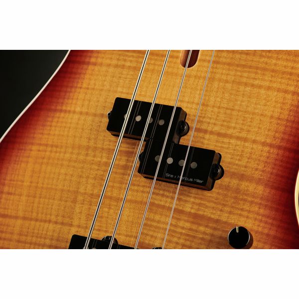 Marcus Miller U5 TS MN Short