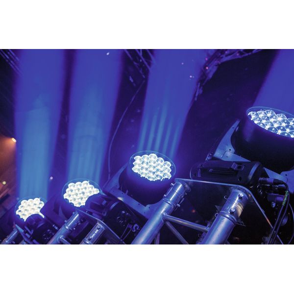 Futurelight EYE-19 HCL Zoom LED MW Wash