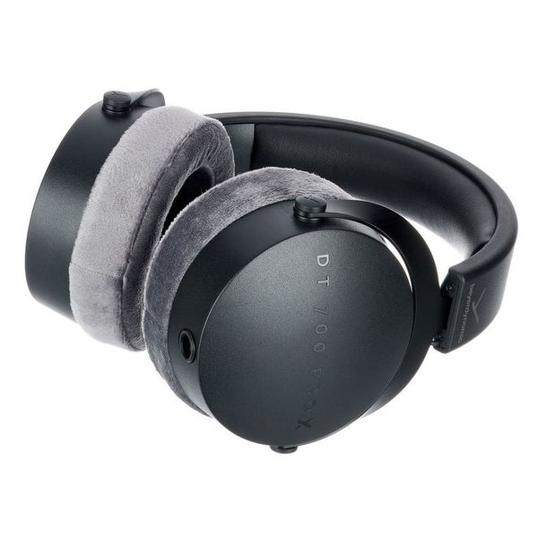 beyerdynamic DT 700 PRO X