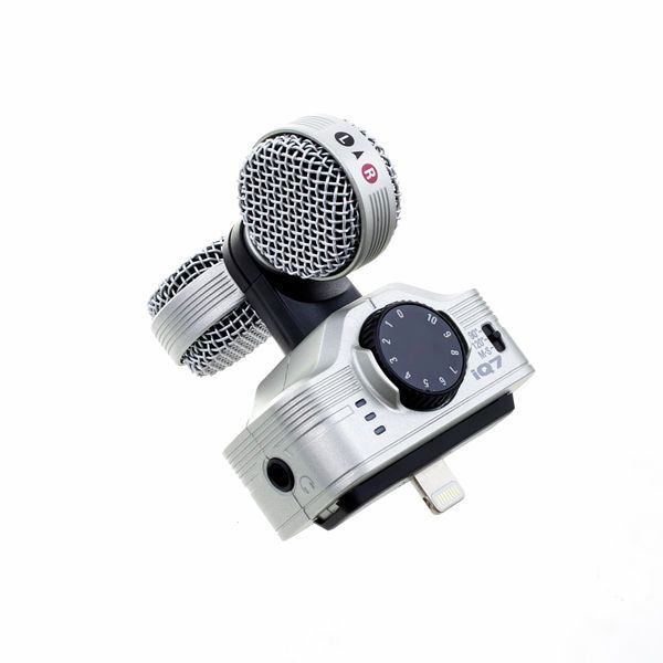 Zoom iQ7