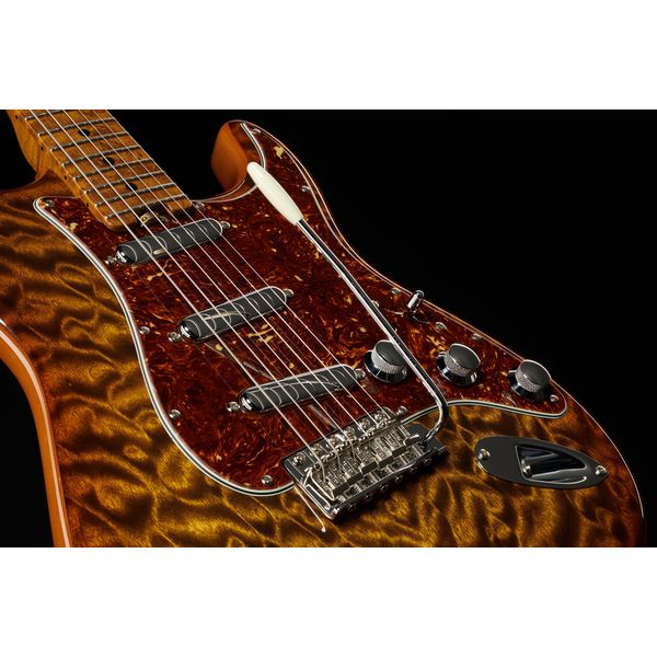 Fender Elite Strat MN QMT Tiger Eye