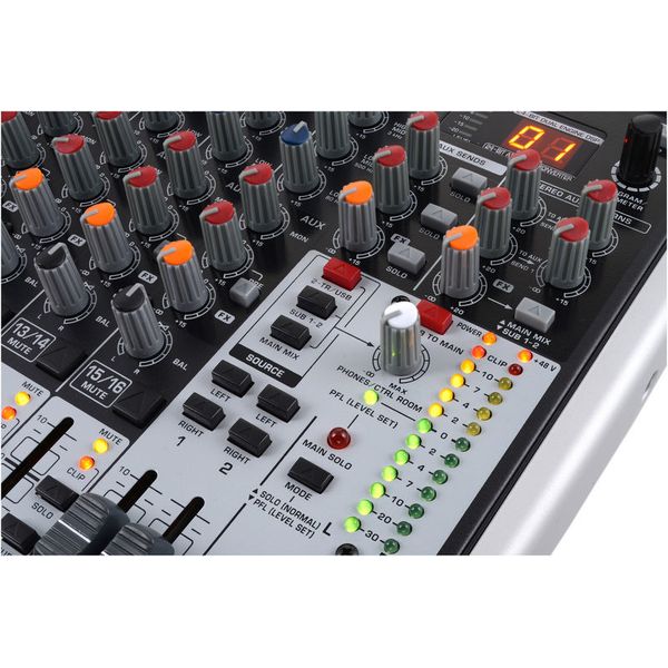 Behringer Xenyx X2222 USB Bundle