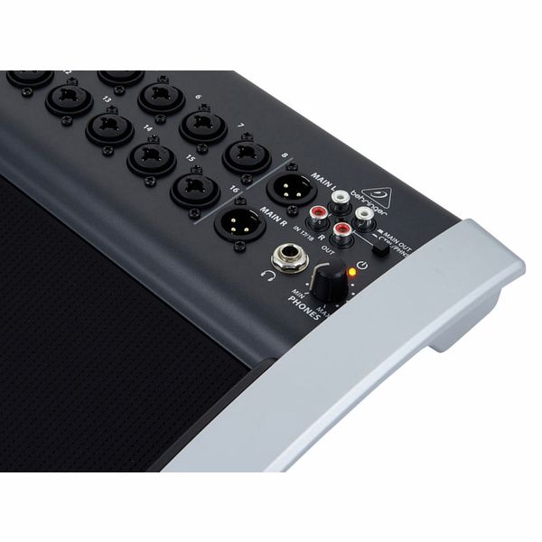 Behringer X18