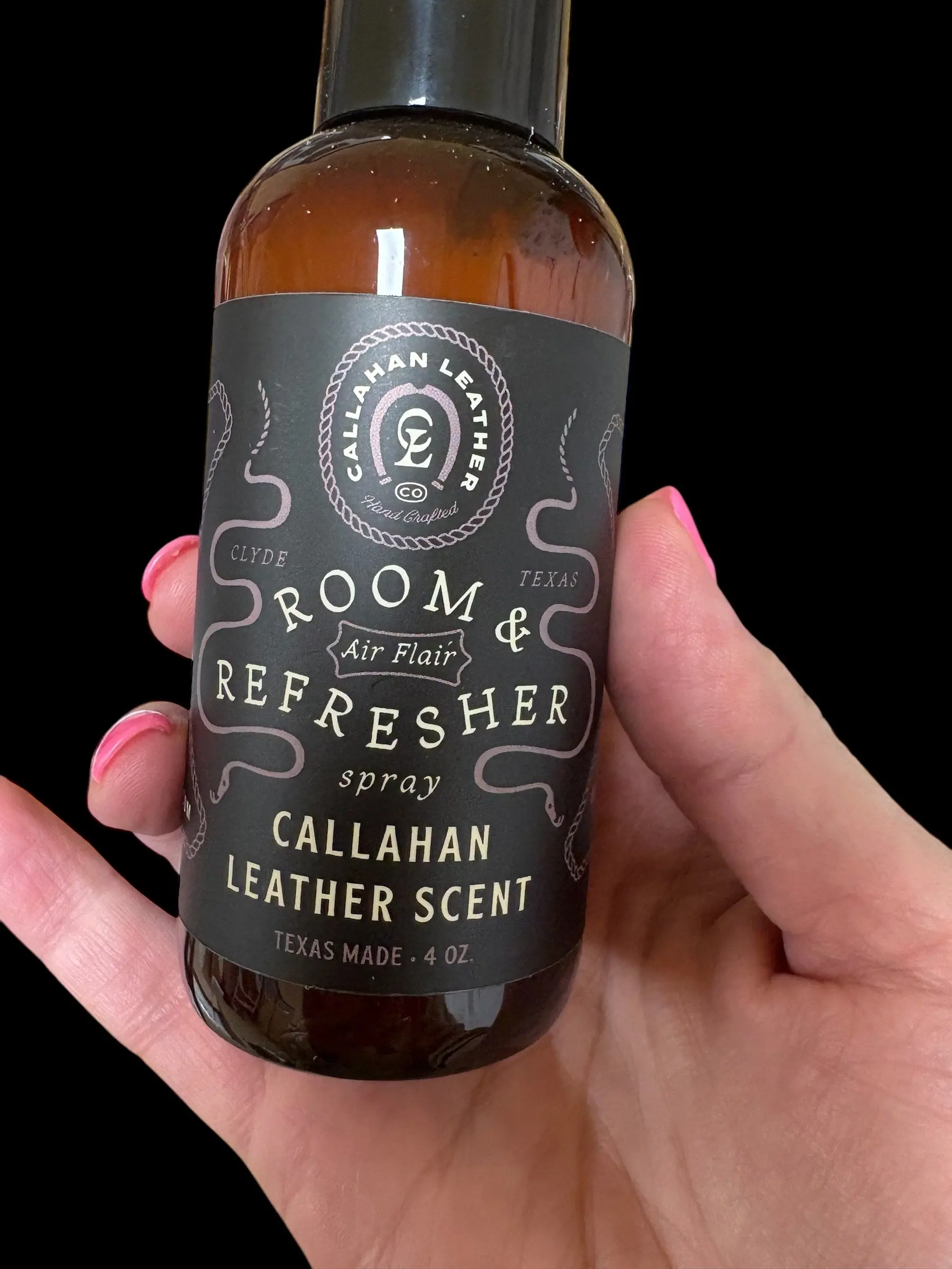 Leather Scented Air Spray �?4 oz | Long-Lasting Room & Car Freshener