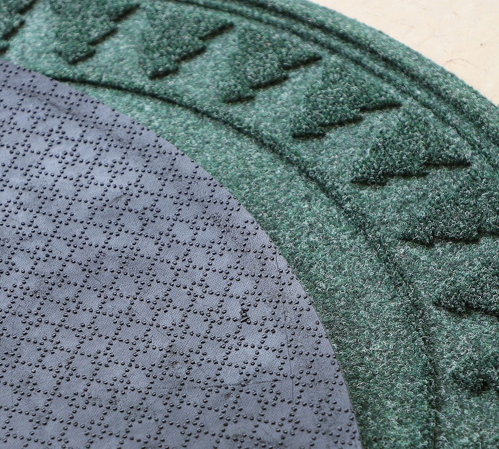 Pine Tree Water-Resistant Round Tree Skirt, 35′′ Diameter, PET Polyester & SBR Rubber