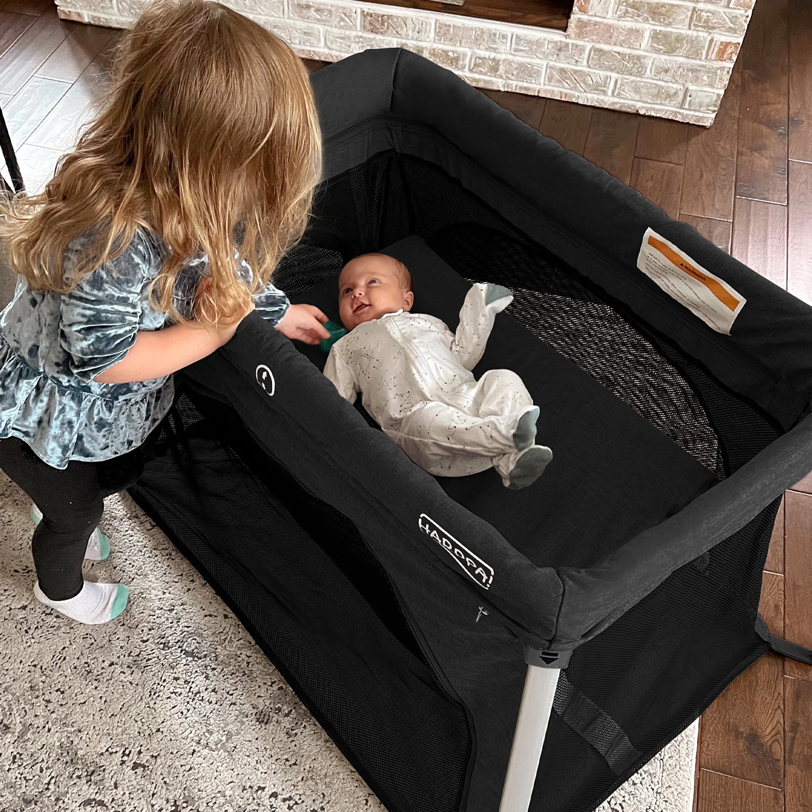HARPPA Rossi Lightweight Foldable 3-in-1 Travel Crib with Mattress for Infants & Toddlers
