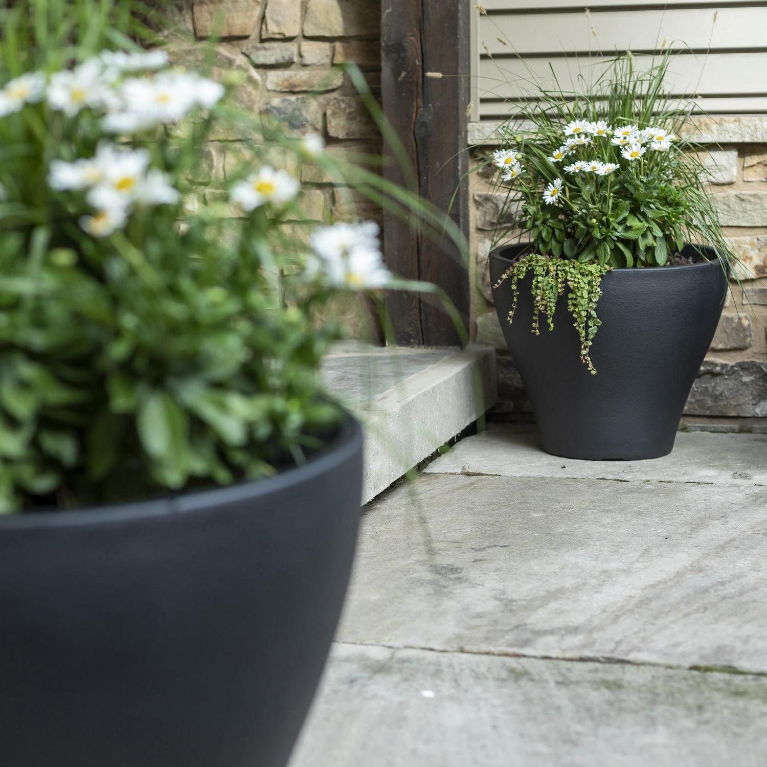 Step2 Fernway 20′′ Tall Onyx Black Round Plastic Planters 2-Pack – Self-Watering, Indoor/Outdoor Use