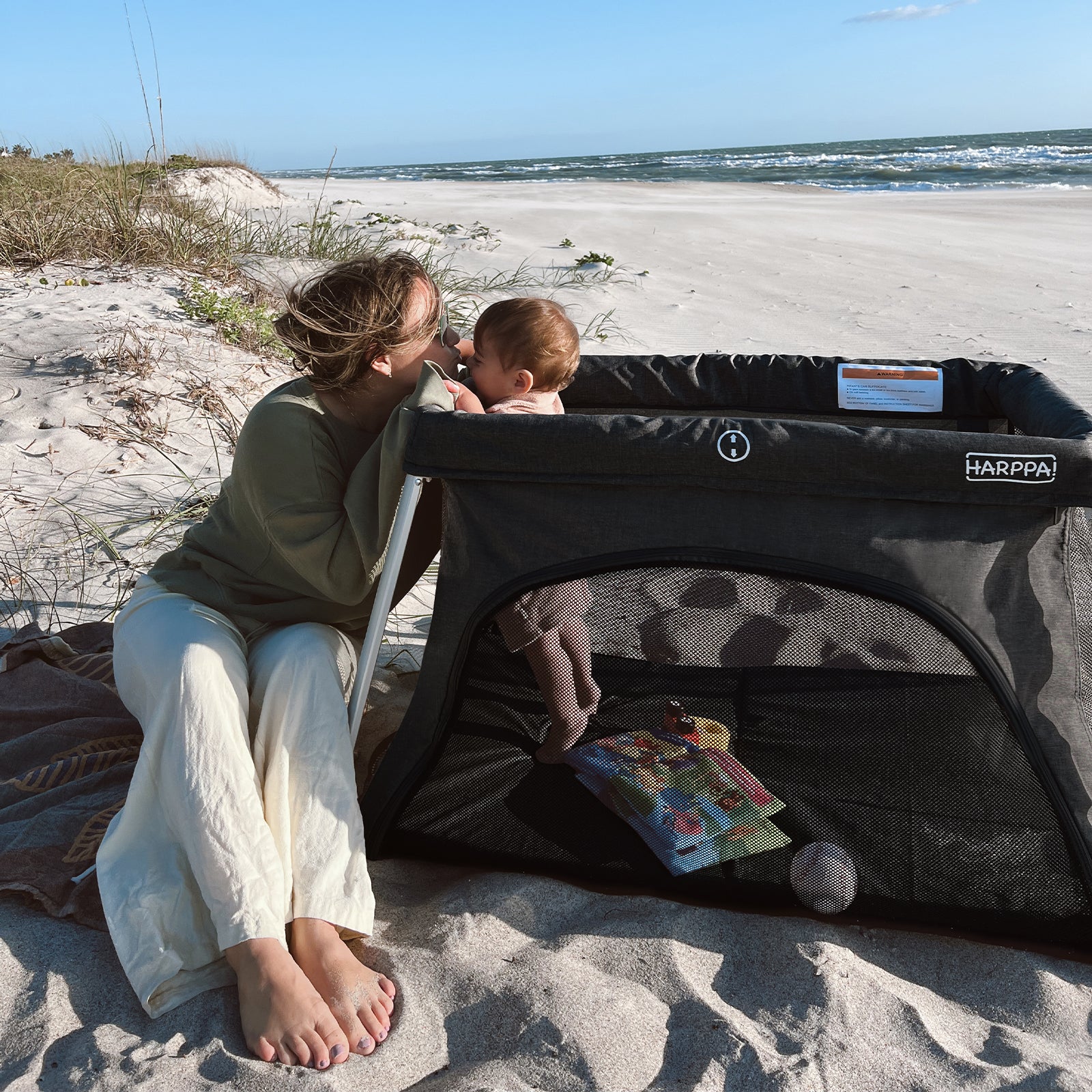 HARPPA Rossi Lightweight Foldable 3-in-1 Travel Crib with Mattress for Infants & Toddlers