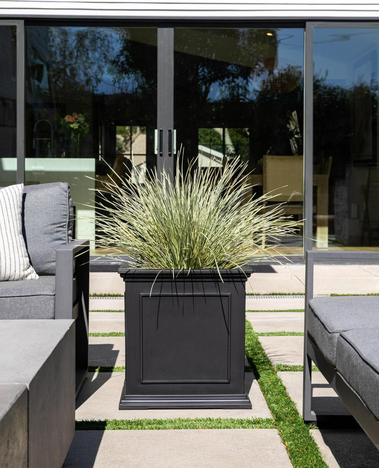 Veradek Brixton Cube 20′′ Black Plastic Planter, Durable & Impact-Resistant Square Pot with Drainage