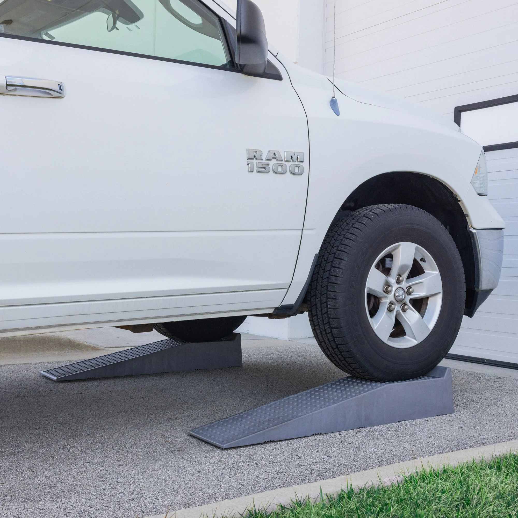 Black Widow Heavy-Duty Plastic Service Ramps, 10,000 lb Capacity, 6.5′′ Lift, 47′′ L, Pair