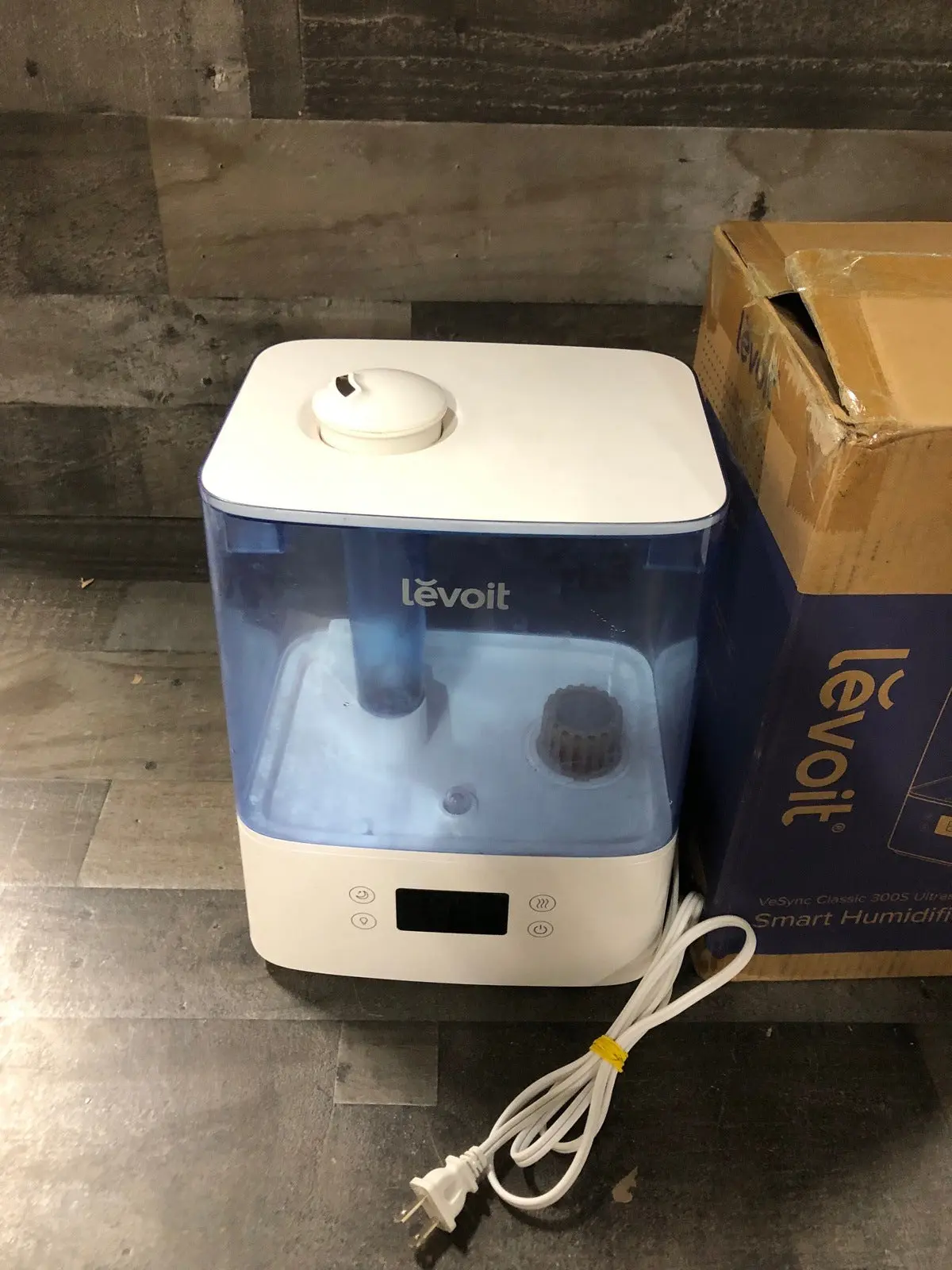LEVOIT Classic300S Smart Ultrasonic Humidifier, 6L, App & Voice Control, Essential Oil Diffuser, Quiet Mode, Night Light