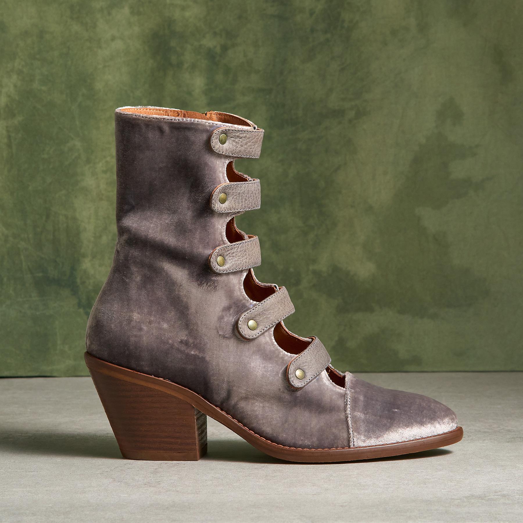 Dauphine Velvet Boots