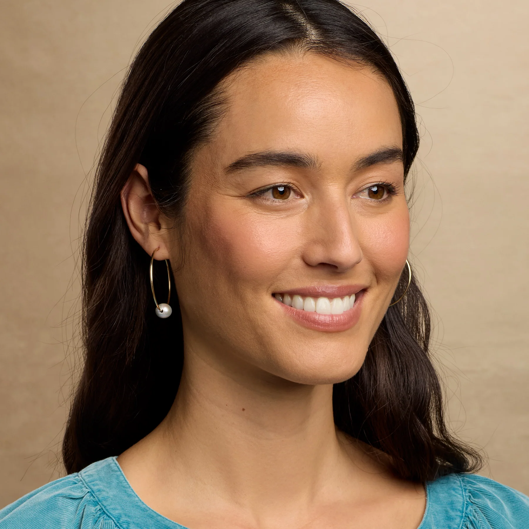 Solo Gray Pearl Hoops