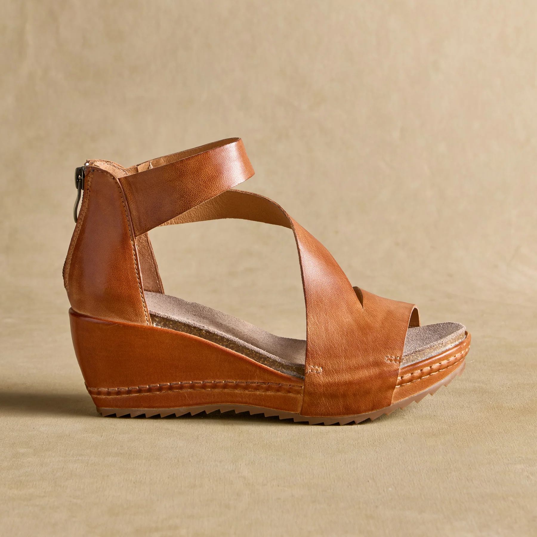 Davi Wedge Sandals