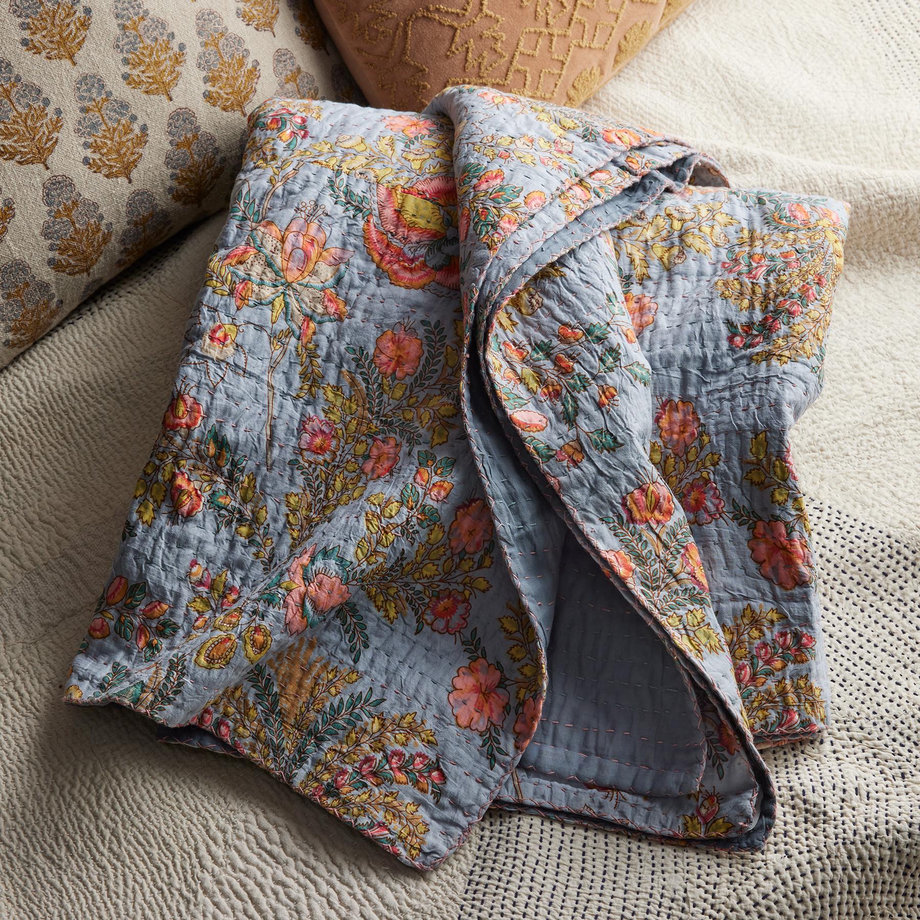 Flora Bounty Lightweight Quilt