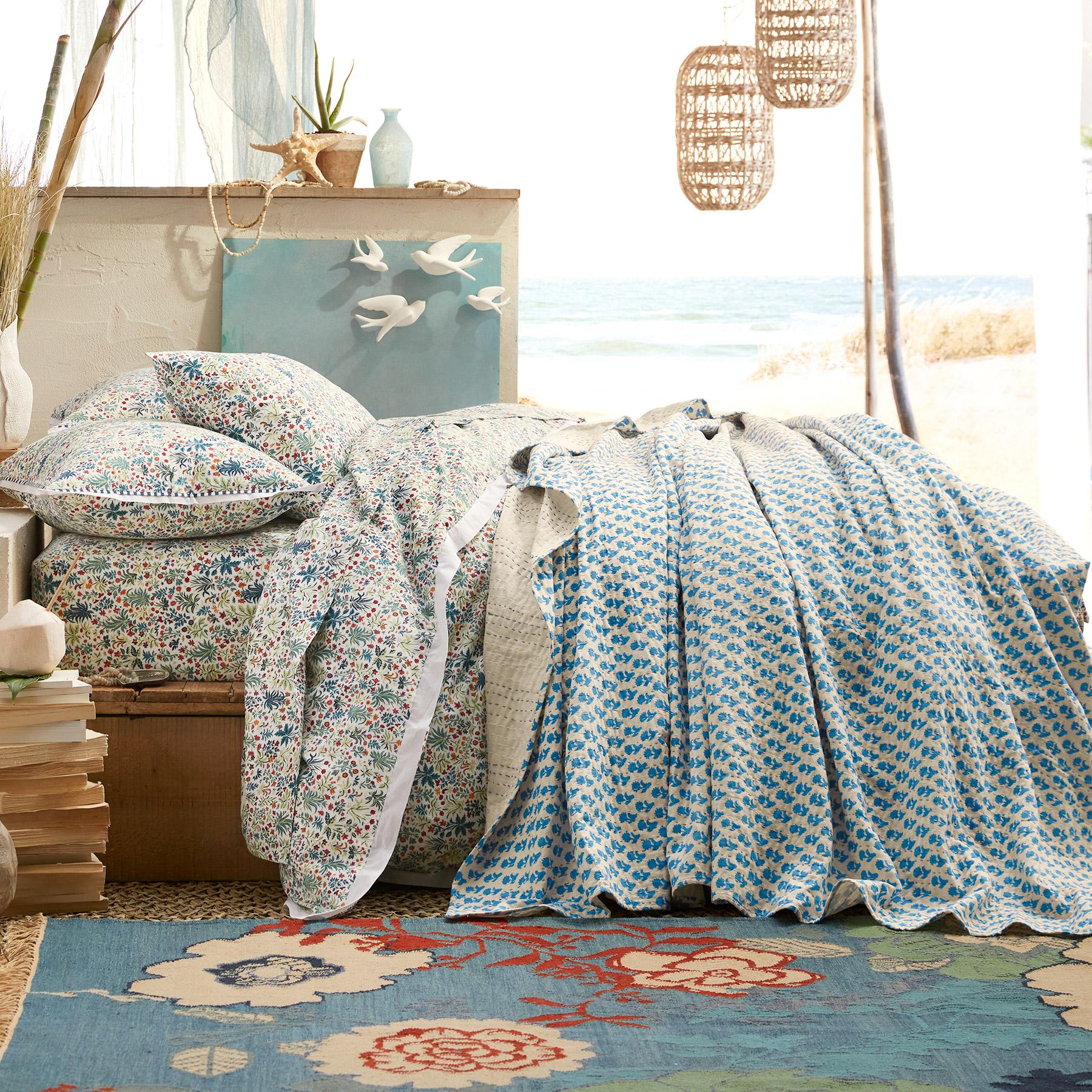 Samina Lightweight Quilt