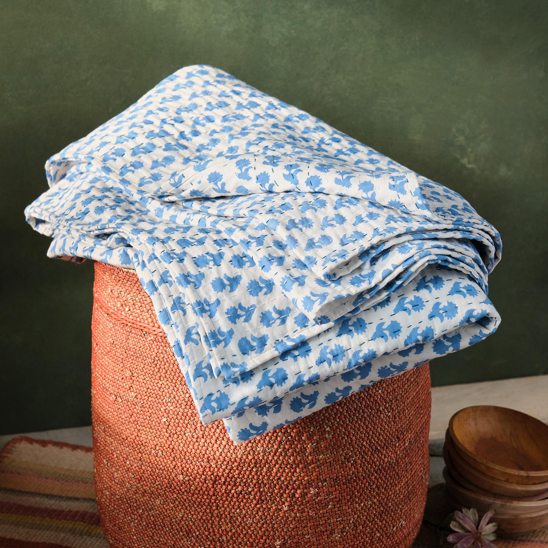 Samina Lightweight Quilt