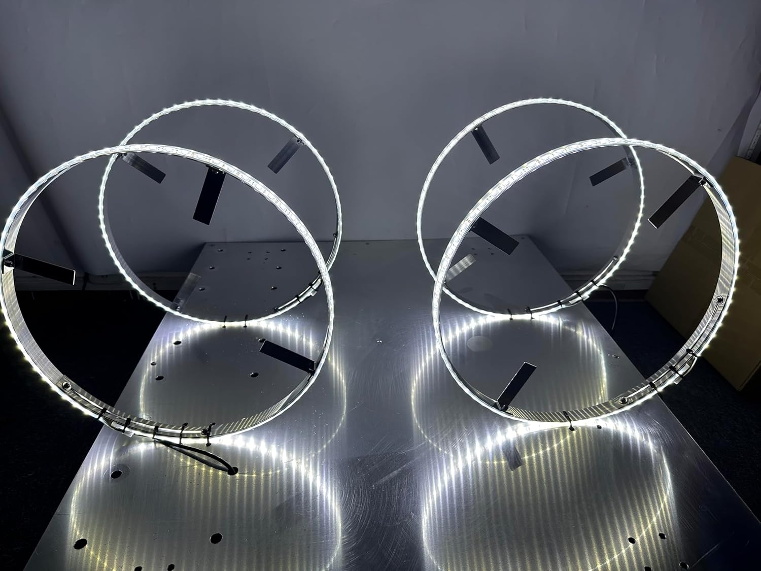 15.5'' Single Row Bright White Solid Color Rim Light Up for Truck Vehical Offroad Led Wheel Ring Lights Tire Lights IP68 Waterproof Switch/Remote Ctrl (15.5 INCH Single Row)