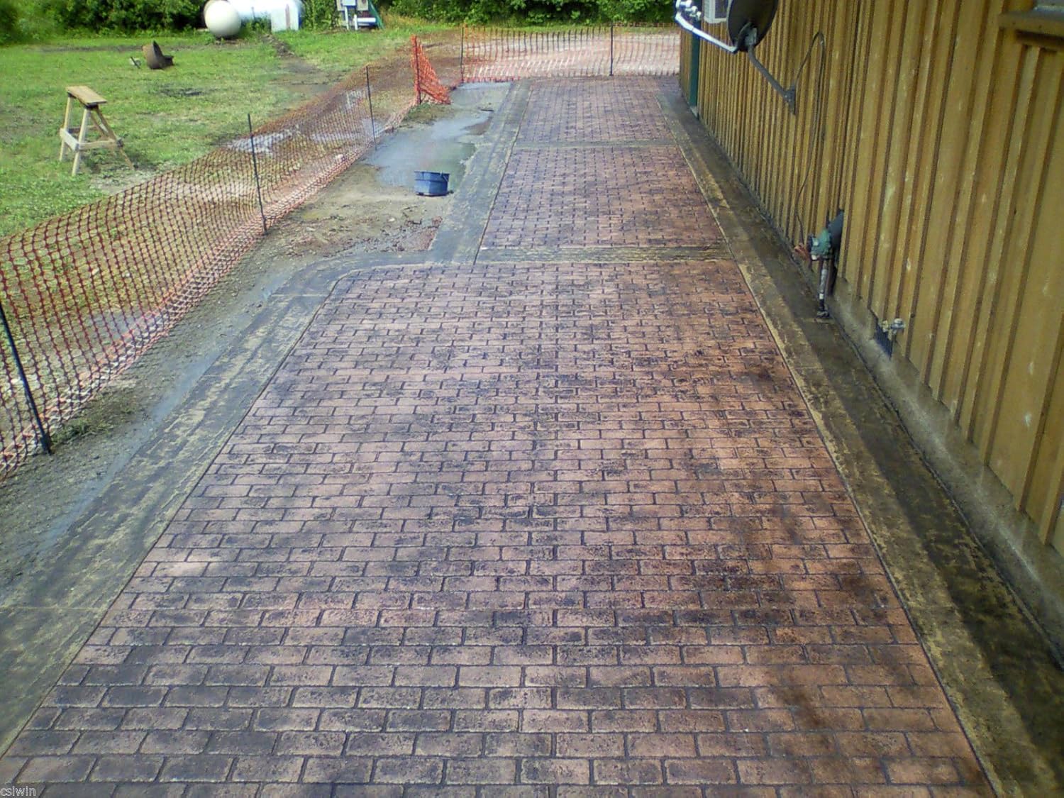 Worn Brick Running Bond Concrete Stamp Single by Walttools | Classic Masonry Paver Pattern, Sturdy Polyurethane Texturing Mat, Decorative Realistic Detail (Floppy/Flex)