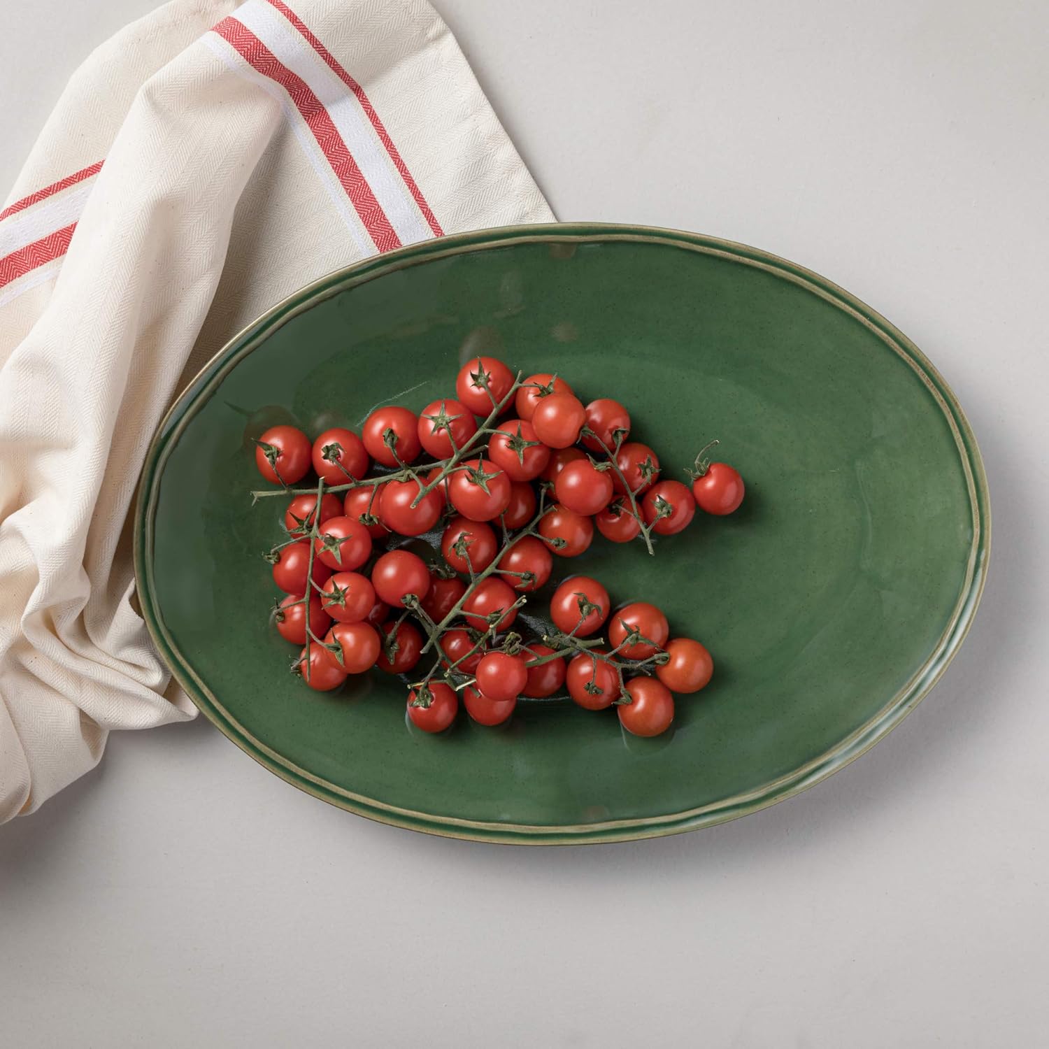 Casafina Ceramic Stoneware 16'' Oval Platter - Fontana Collection, Forest Green | Microwave, Dishwasher, Oven & Freezer Safe Dinnerware | Food Safe Glazing | Restaurant Quality Serveware