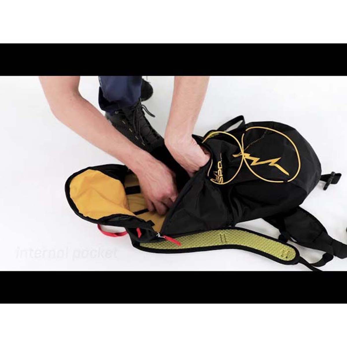 X-Cursion Mens Hiking Backpack Black