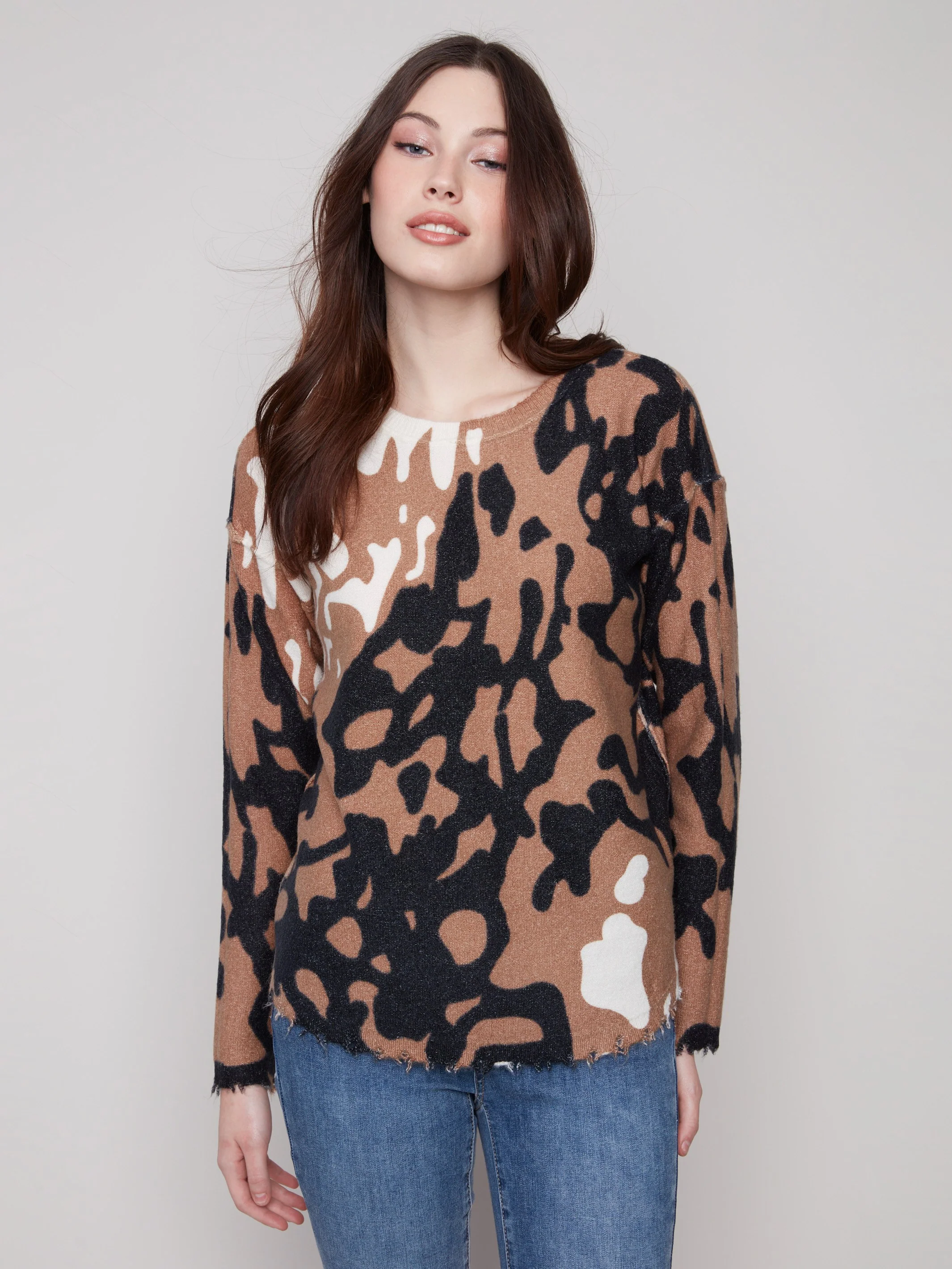 Reversible Printed Plush Sweater With Frayed Edges - Spots - WHSBYS