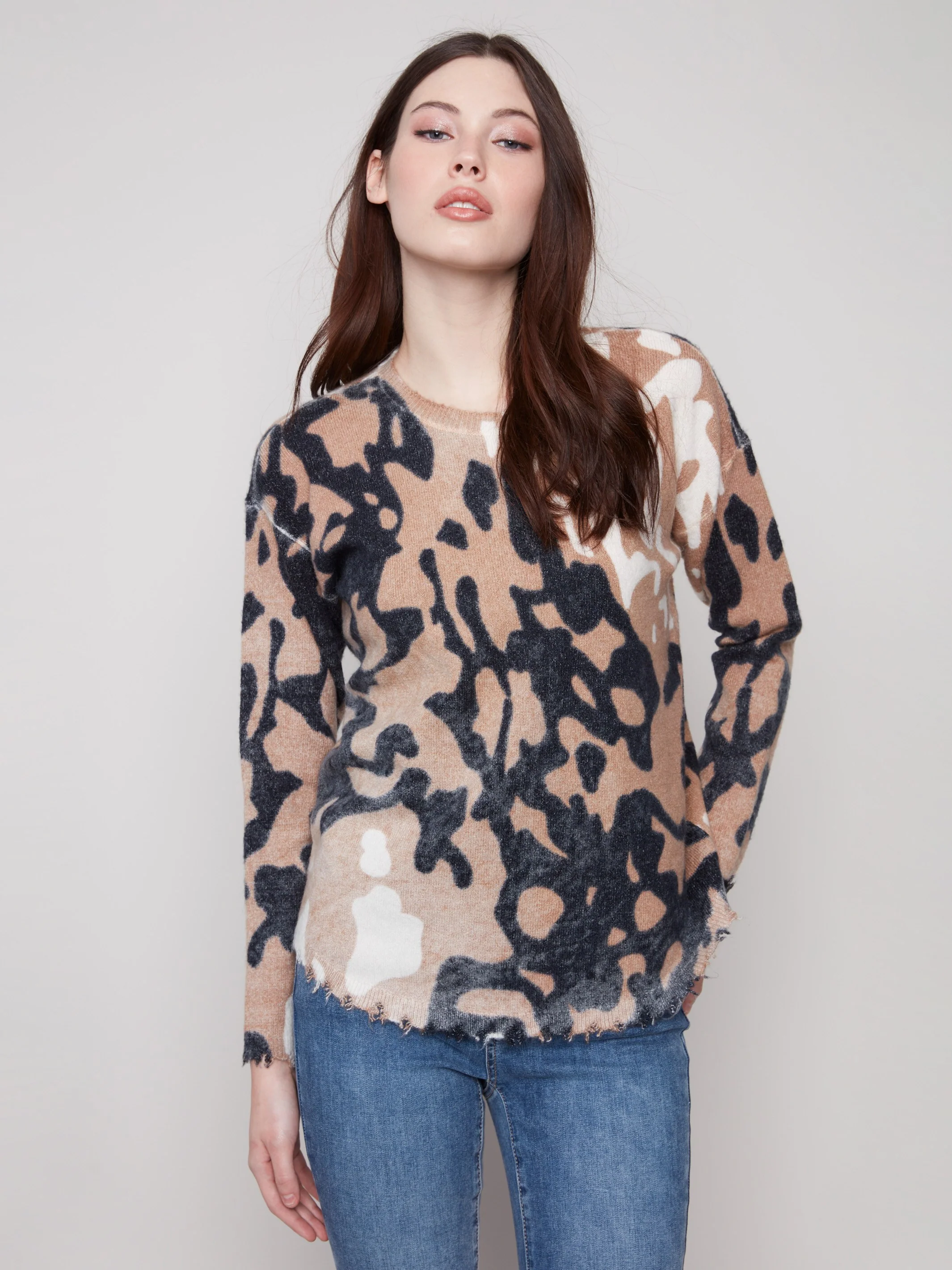 Reversible Printed Plush Sweater With Frayed Edges - Spots - WHSBYS