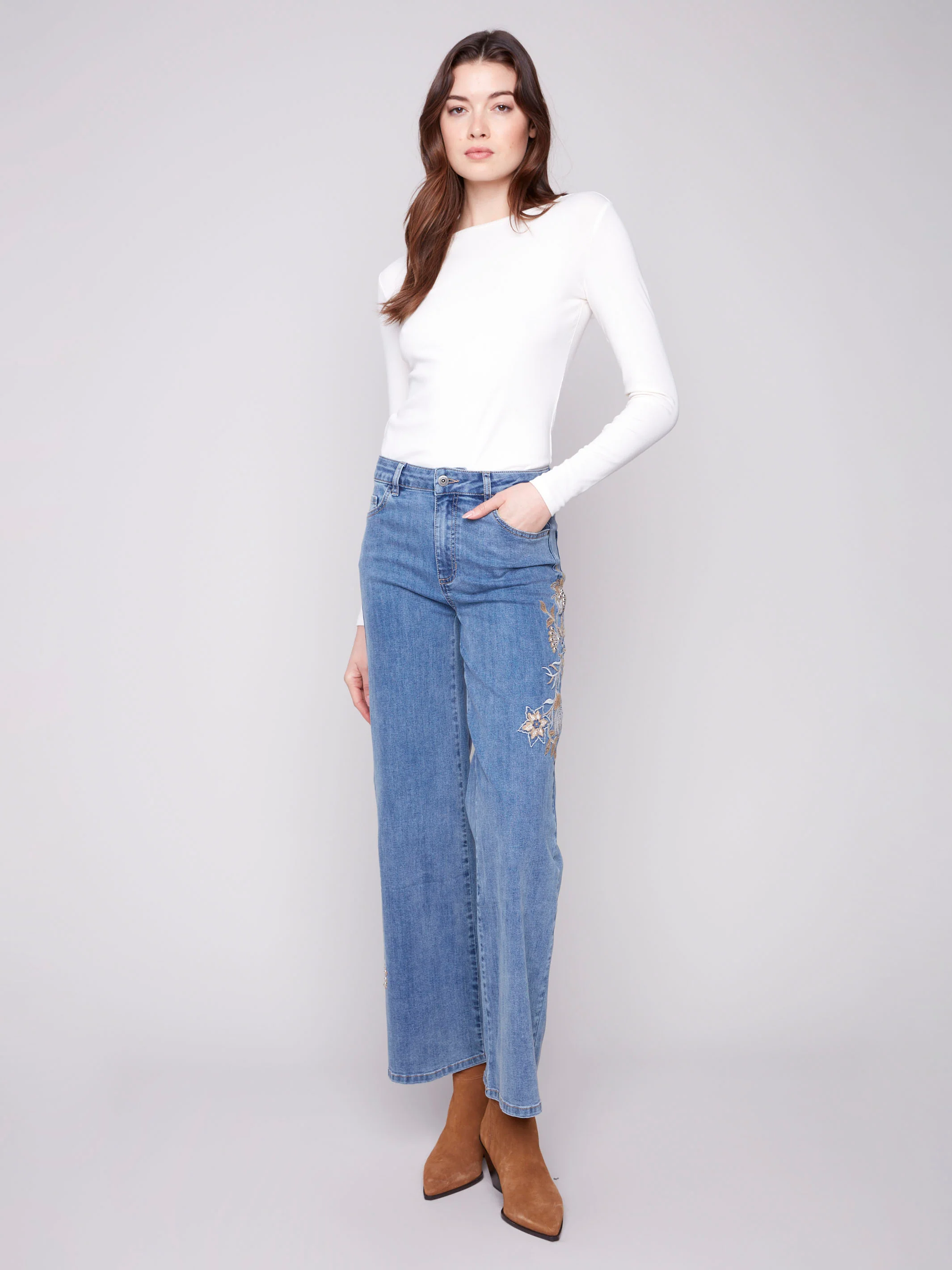 Embroidered Wide Leg Jeans With Flowers - Medium Blue - WHSBYS