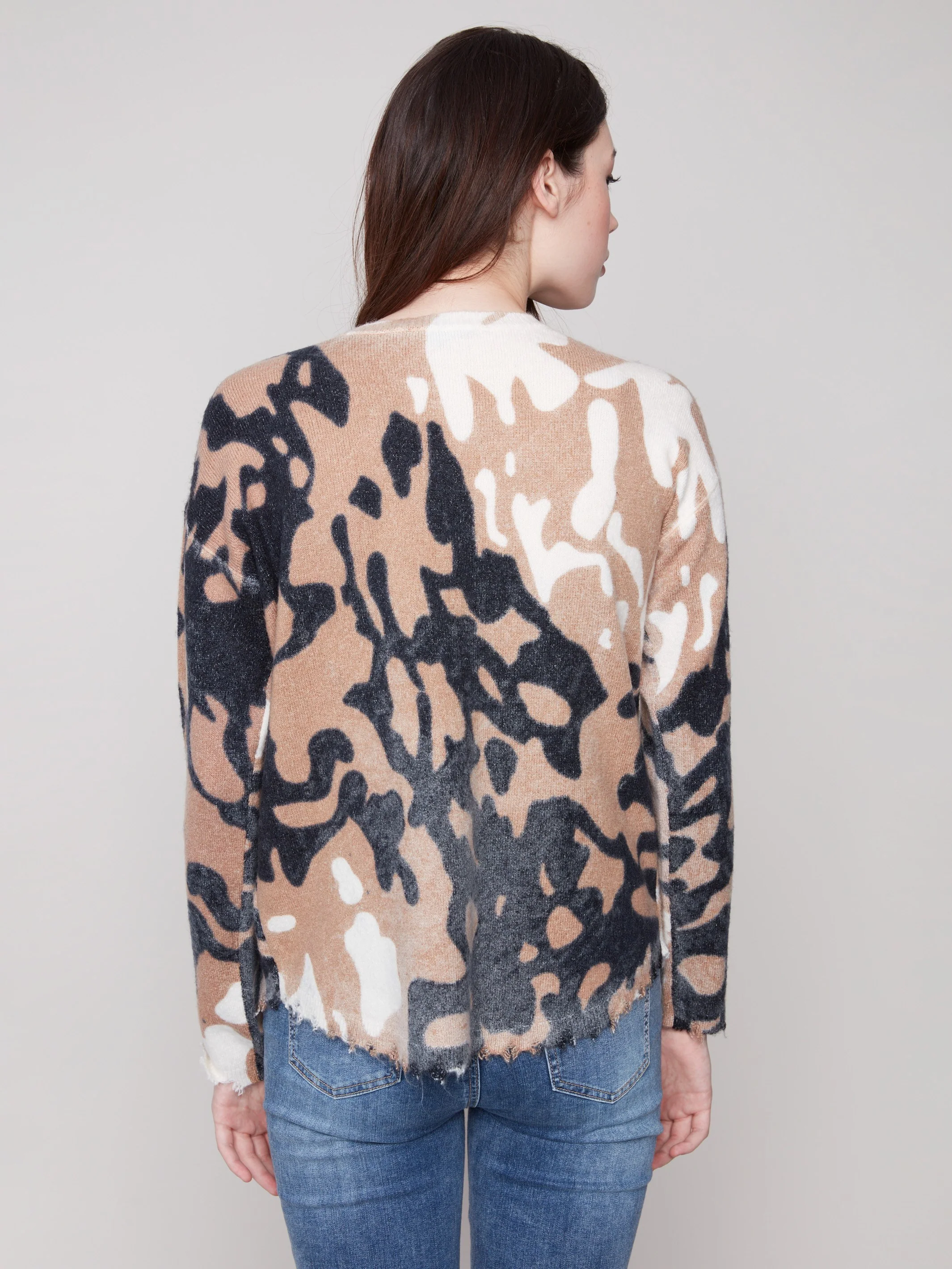 Reversible Printed Plush Sweater With Frayed Edges - Spots - WHSBYS