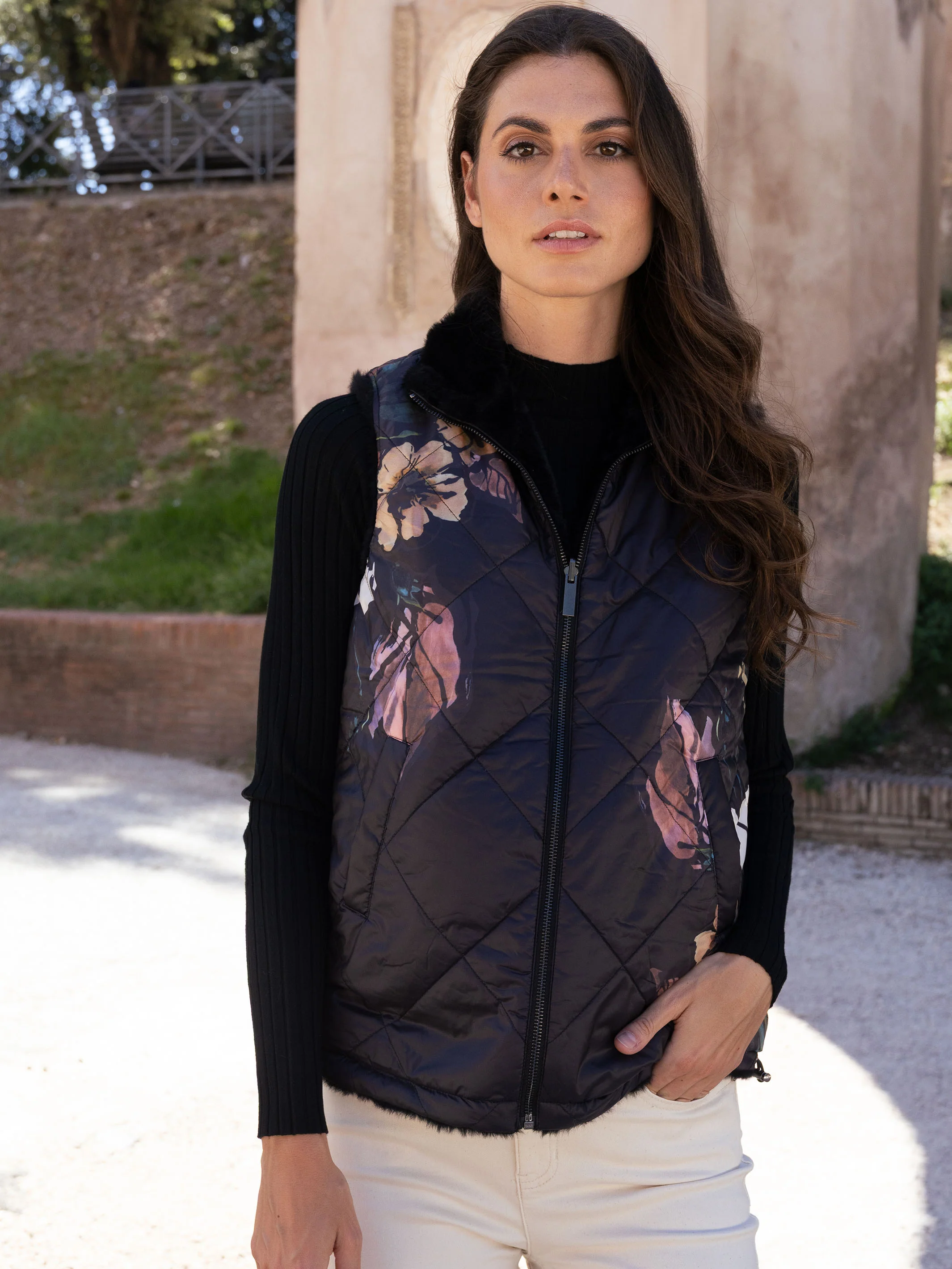 Printed Reversible Quilted Faux Fur Vest - Black - WHSBYS