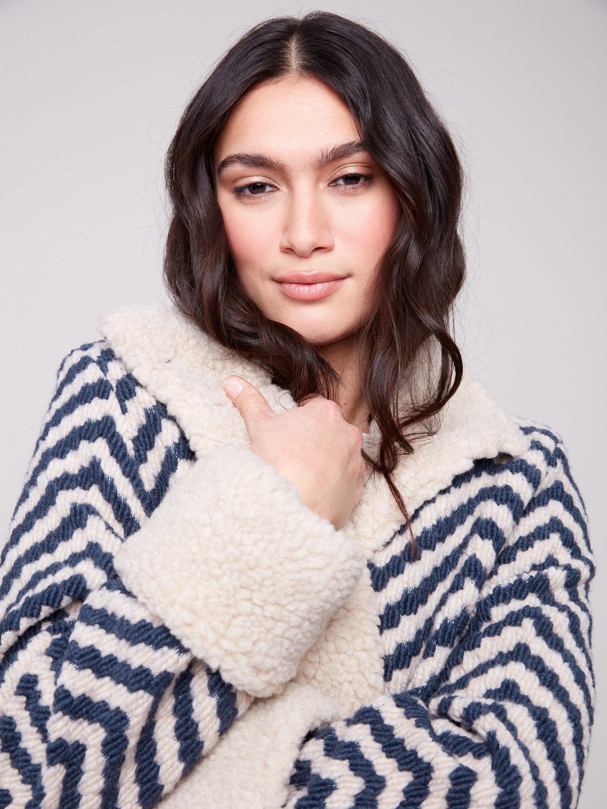 Chevron Bouclé Short Jacket With Sherpa Trim - Navy - WHSBYS