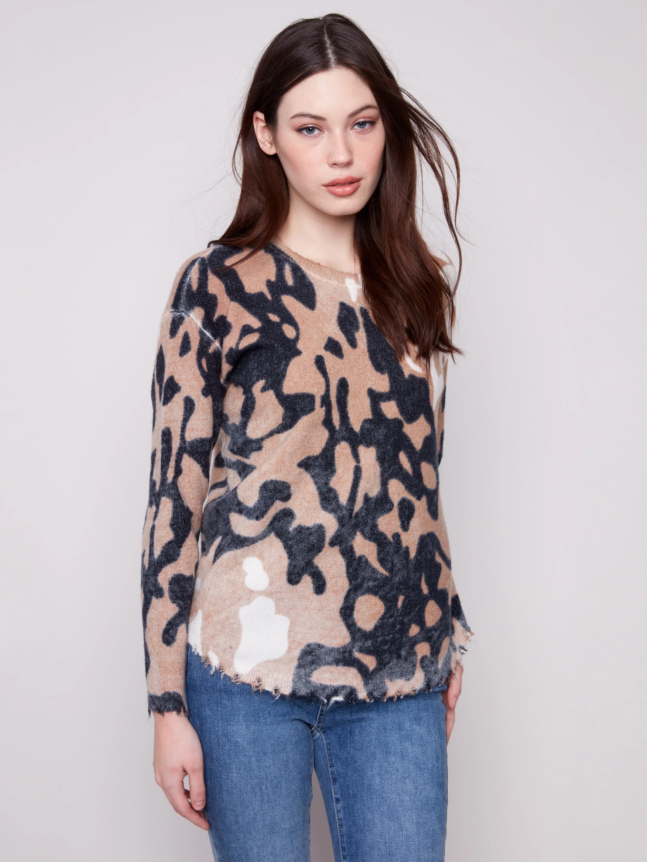 Reversible Printed Plush Sweater With Frayed Edges - Spots - WHSBYS