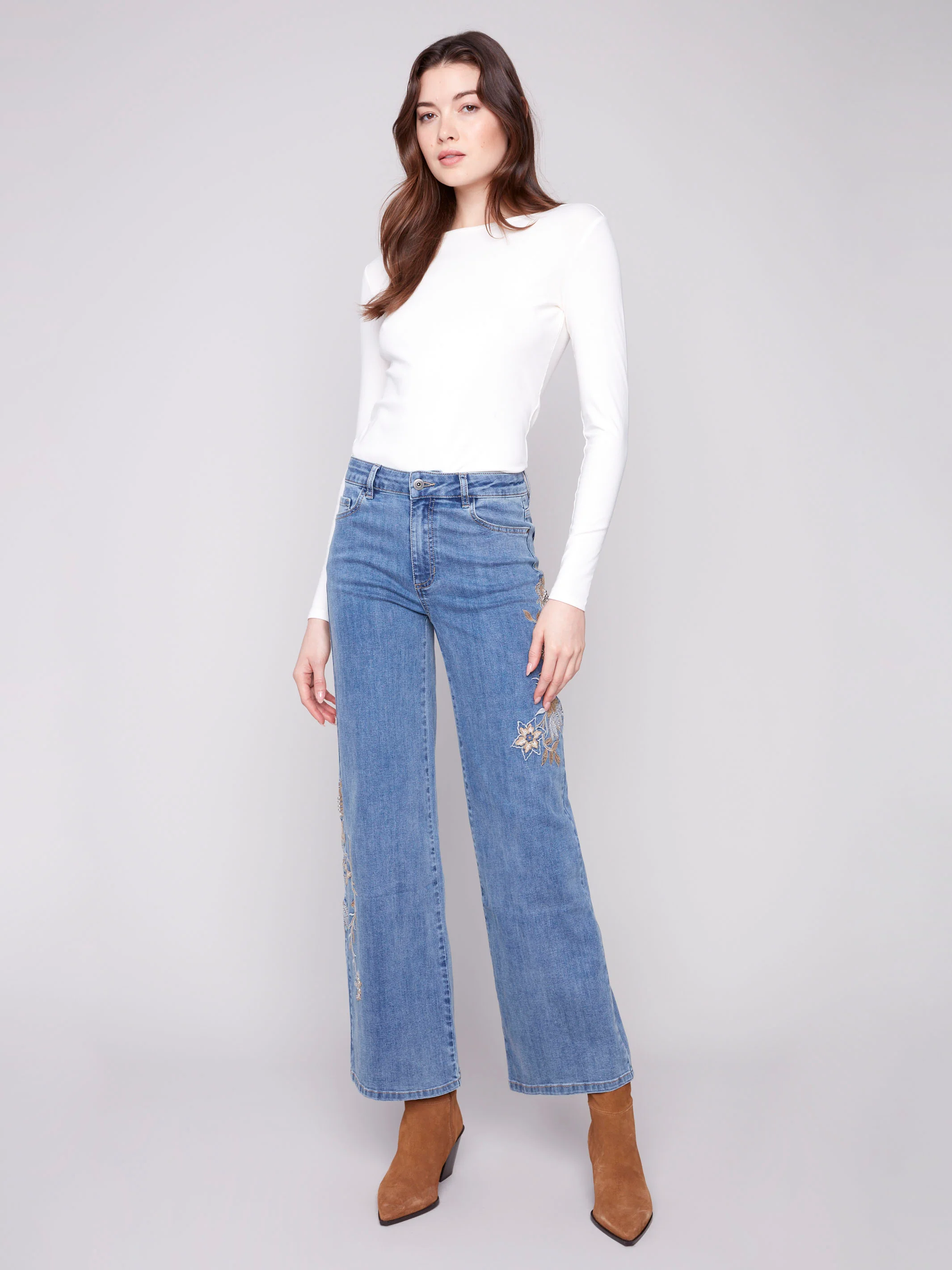 Embroidered Wide Leg Jeans With Flowers - Medium Blue - WHSBYS