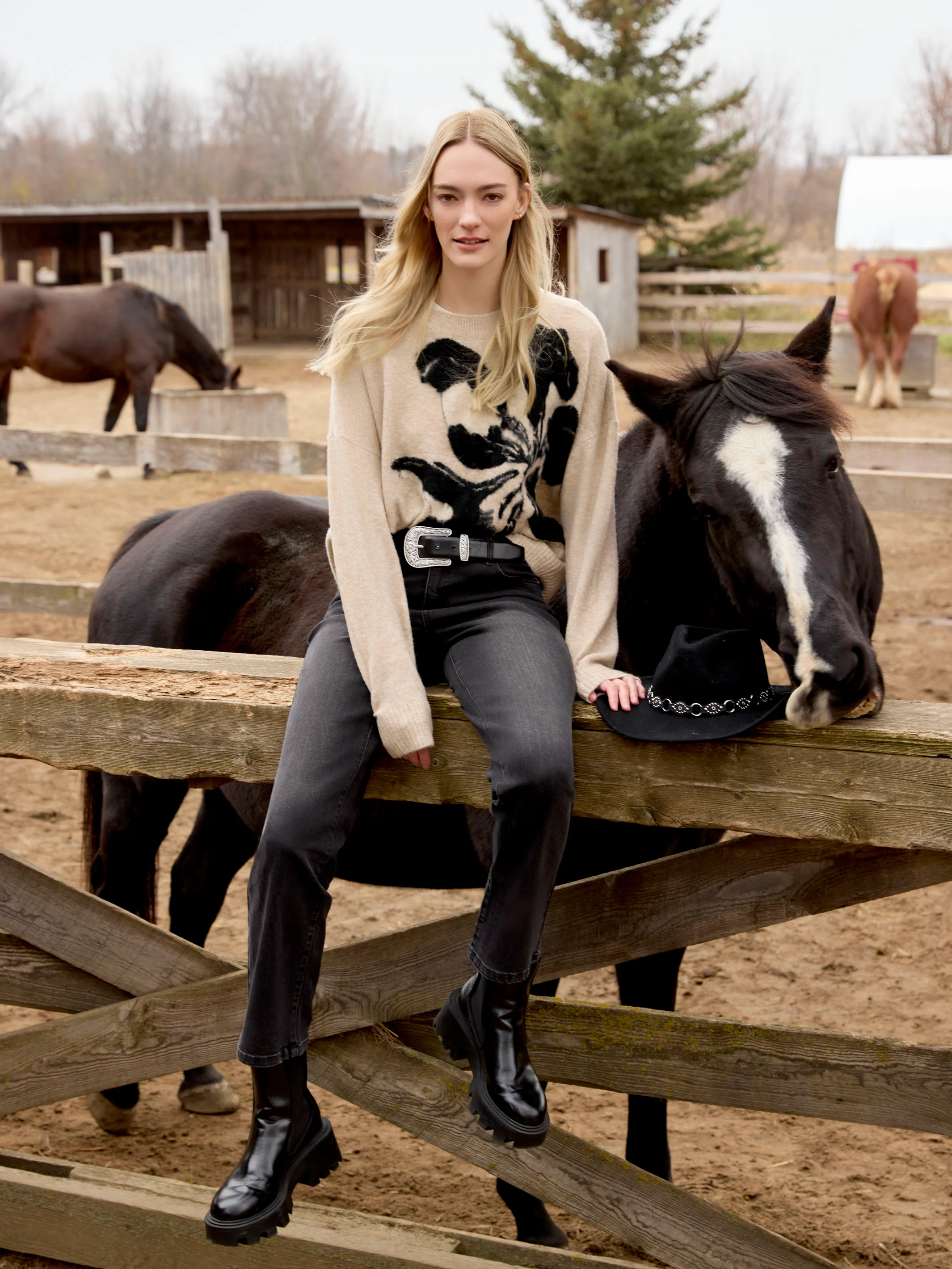 Floral Jacquard Crew Neck Sweater - Flowers - WHSBYS