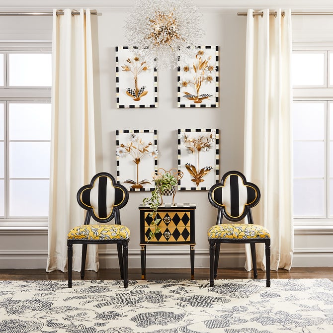 Queen Bee Outdoor Dining Chair - {current_domain}