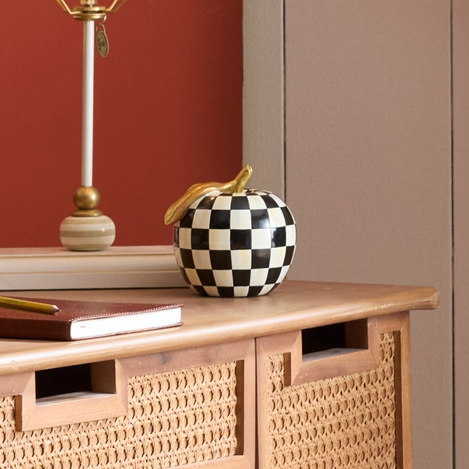 Courtly Check Apple Decor - {current_domain}