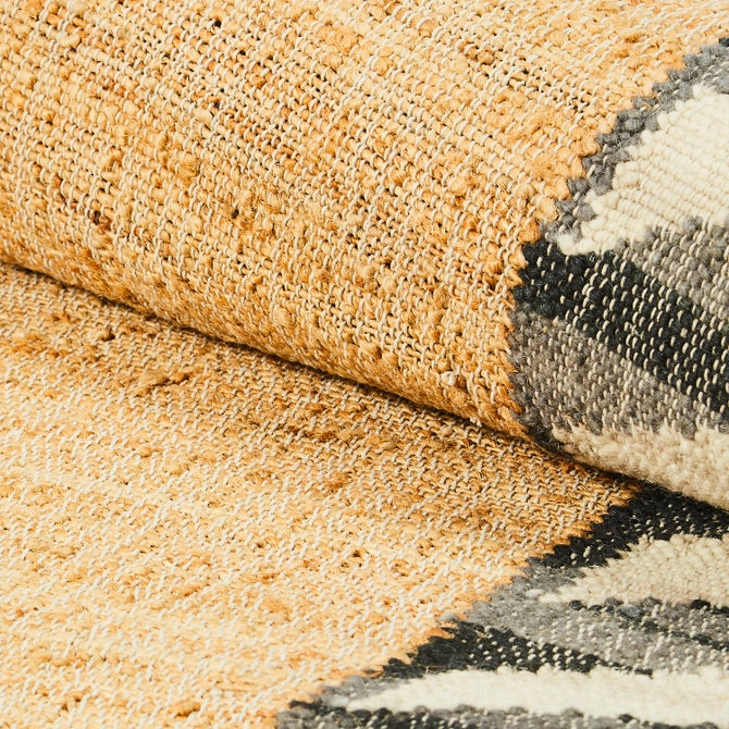 Jute Scalloped Black and White 8' x 10' Rug - {current_domain}